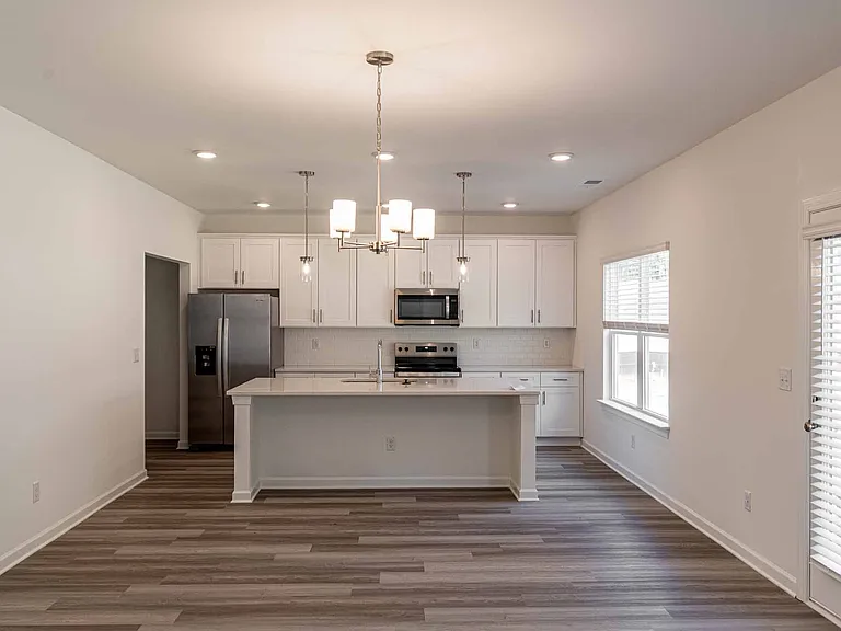 3318 Pepperpike Ct — Photo 3