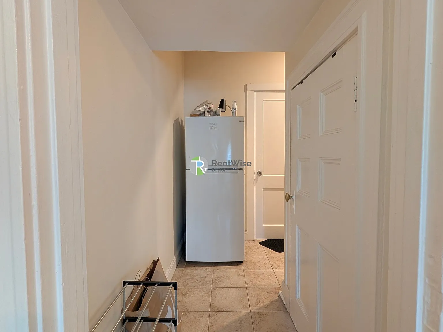 Studio, 350 sqft, $1,950 — Photo 3