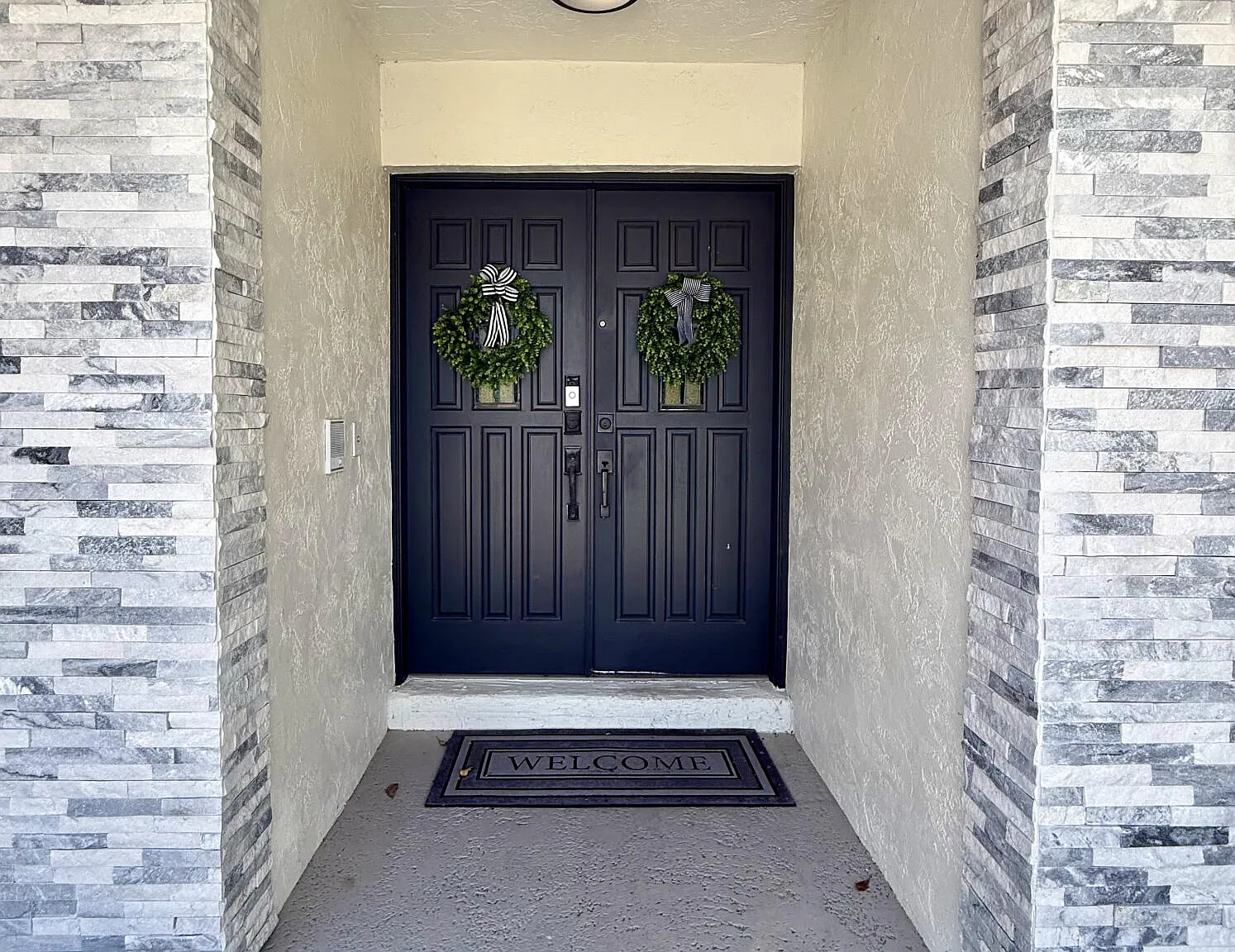 5 bed, 2.5 bath, 2630 sqft, $10,000 — Photo 2