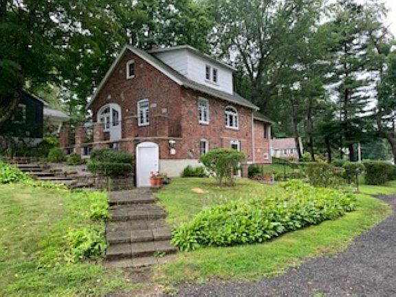 4th image of 14 Lake Dr