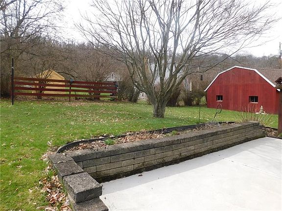 4th image of 345 Vernon Dr