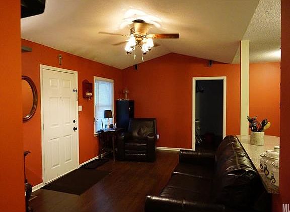 4th image of 229 Sunny Hill Dr