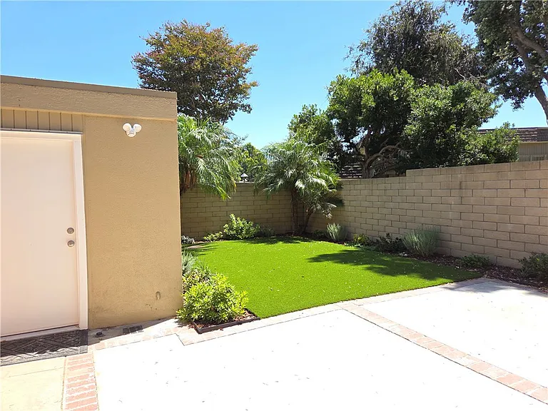 18229 Olympic Ct — Photo 21