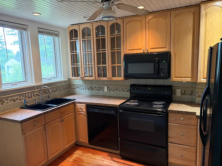 284 Morrison Ave — Photo 4