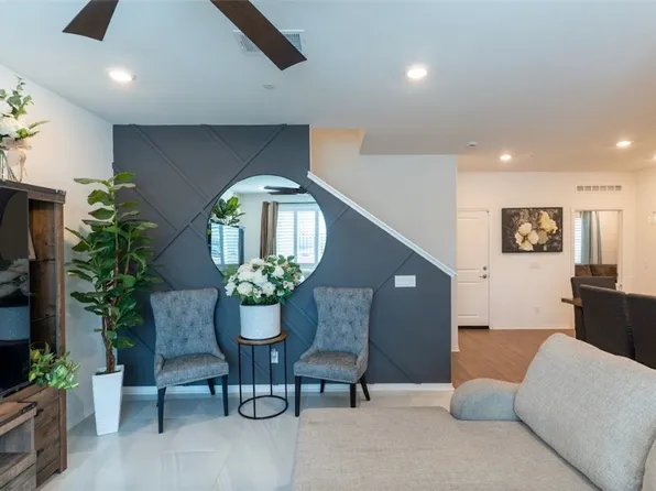 15280 Horizon St #8, Fontana, CA 92336