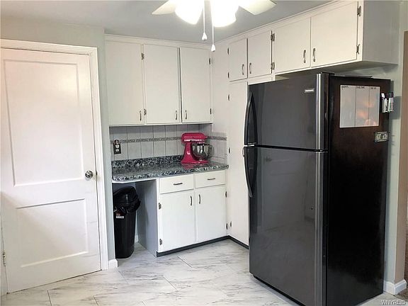 4th image of 355 Zimmerman Blvd