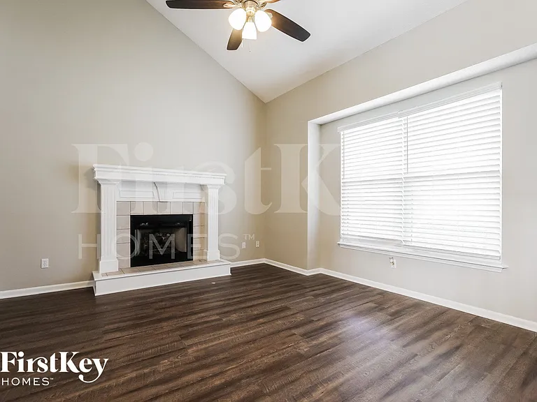 7016 N Bristol Ave — Photo 4