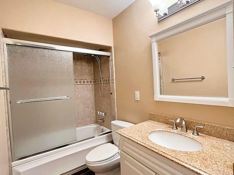 3940 E Glenrosa Ave — Photo 11