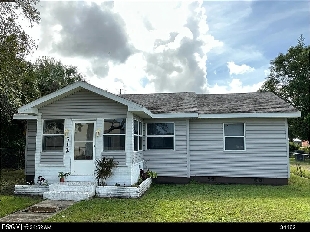 3 bed, 1.5 bath, 946 sqft, $1,400 — Photo 1