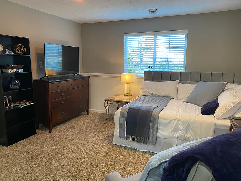 525 Winona Ave NW #1 — Photo 3