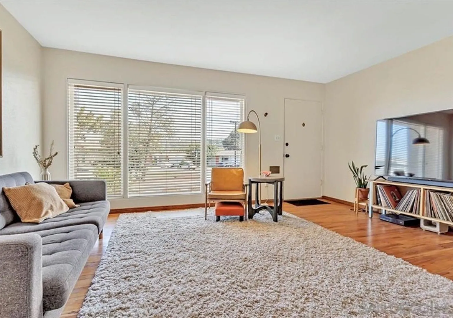 Charming Cottage in College East - Available Beginning of July 2026 — Photo 4