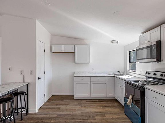 2nd image of 1812 Silver Lake Blvd