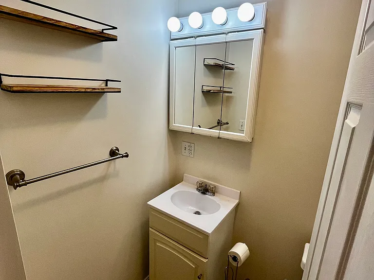 108 Myrtle St #3 — Photo 8