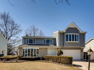 1742 Larkdale Rd, Northbrook, IL 60062