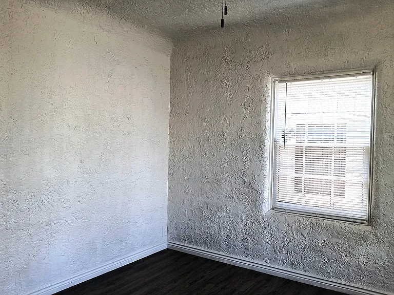 213 N 2nd Ave — Photo 13