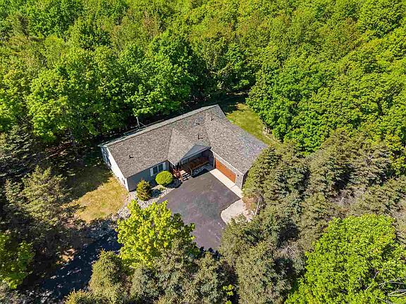 3rd image of 316 Foster Woods Rd