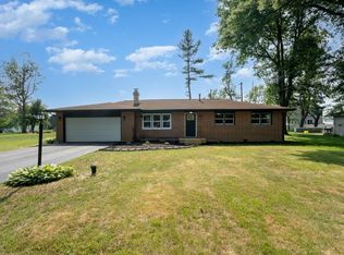 10 Hickory Dr, Hobart, IN 46342