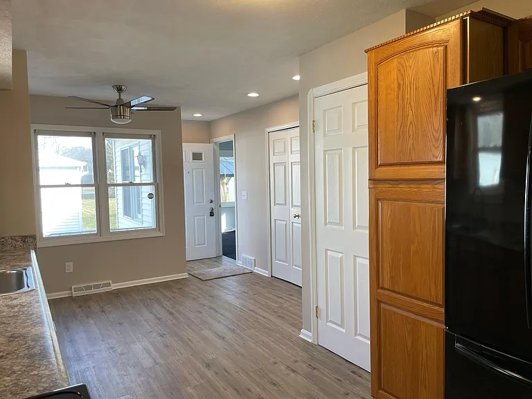 7083 Parma Park Blvd — Photo 18