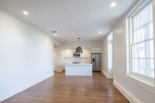 Floor plan 304
