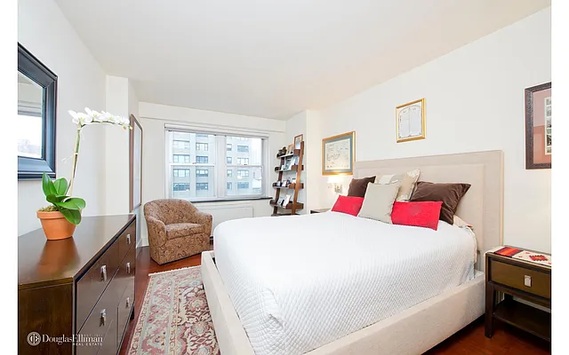 Sold by Douglas Elliman | media 4