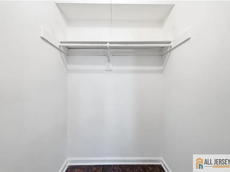 609 N Oaks Blvd — Photo 13