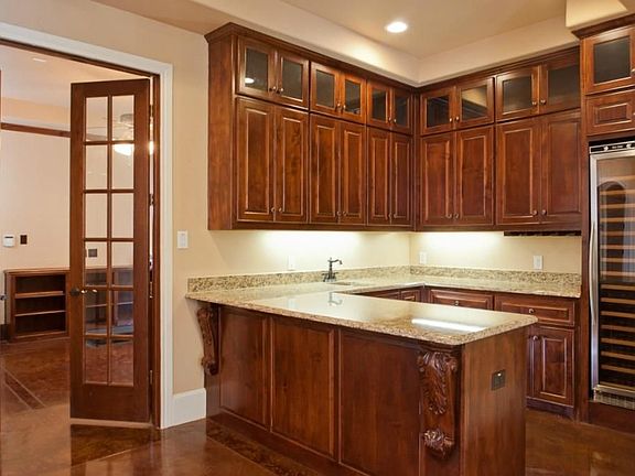 4th image of 6405 Avalon Woods Dr