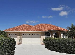 347 Wimbledon Ln, Naples, FL 34104