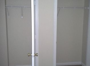 911 Savannah Ln APT 104, Kinston, NC 28501