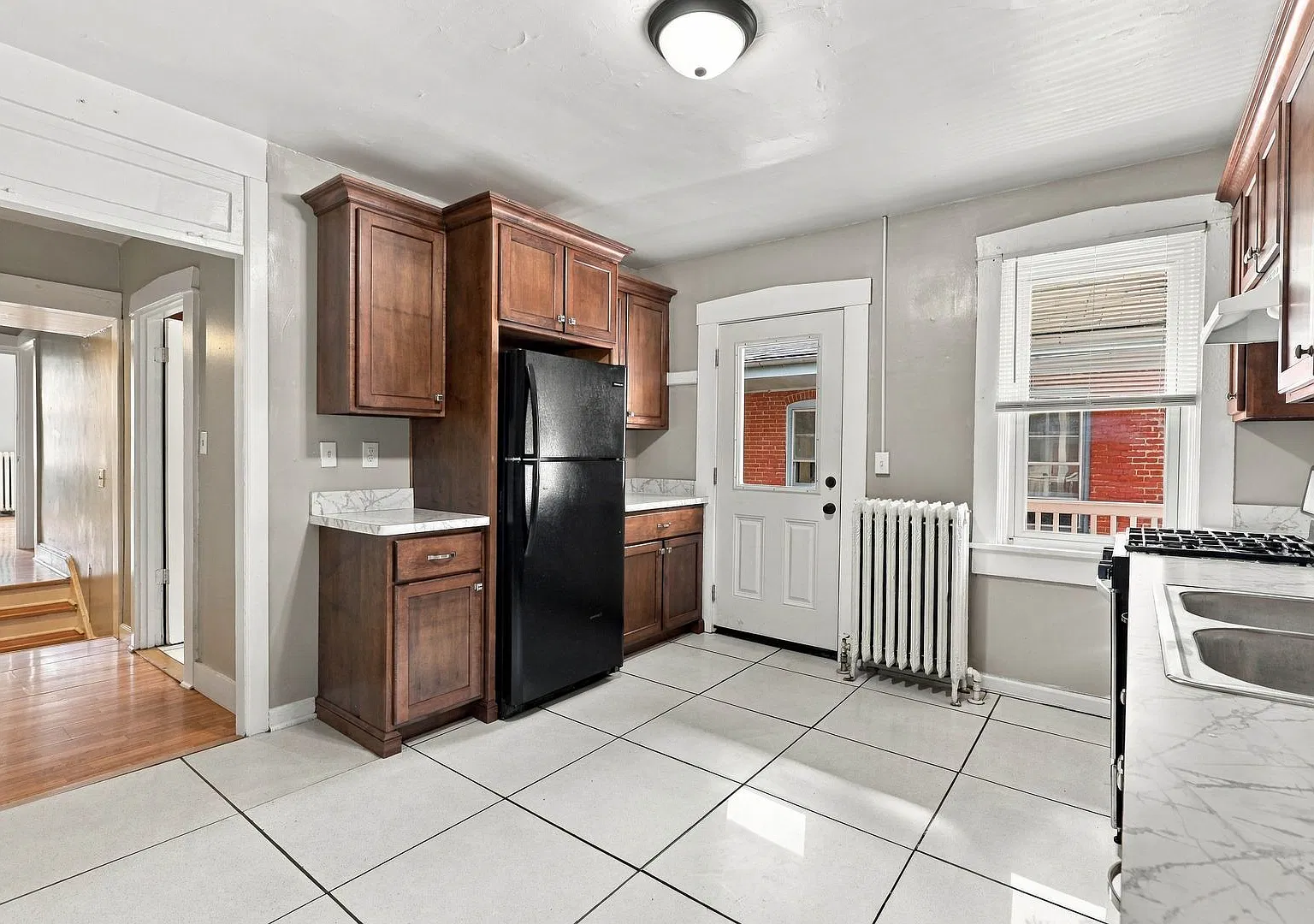 304 S Prince St — Photo 1