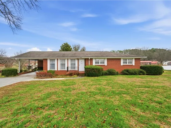 111 McKenzie St, Adairsville, GA 30103