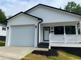 233 E Elm St, Mount Airy, NC 27030