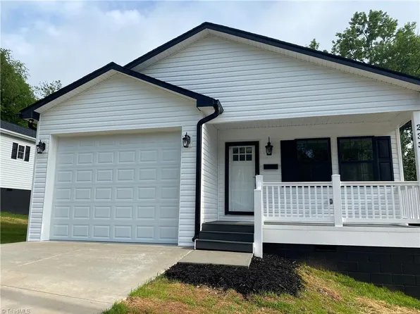 233 E Elm St, Mount Airy, NC 27030