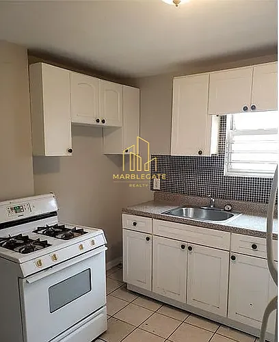 133 Elizabeth Ave Photo 1