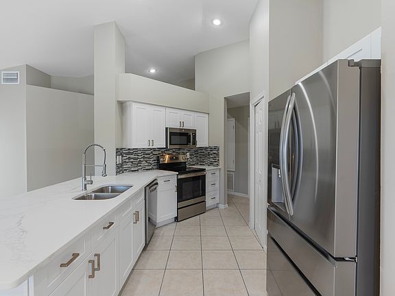 5th image of 1831 Erin Brooke Dr