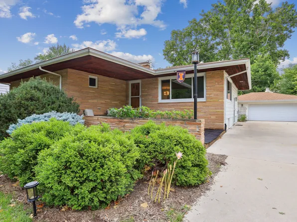 1320 Grandview Dr, Champaign, IL 61820