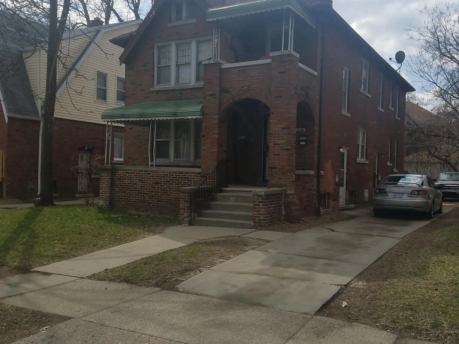 3 bed, 1300 sqft, $1,300 — Photo 2