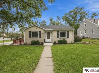 5941 Gillan Rd, Lincoln, NE 68505
