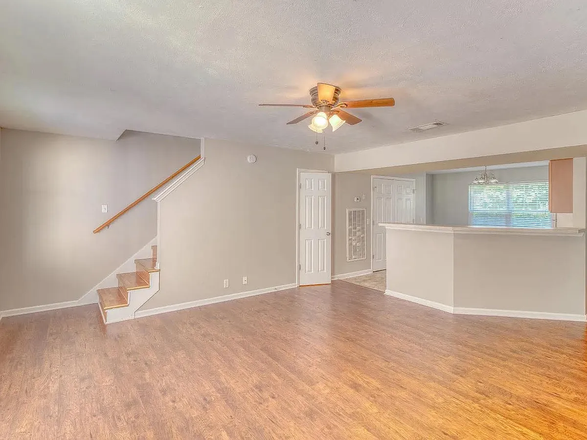 Building Photo - 225 Buck Run Dr