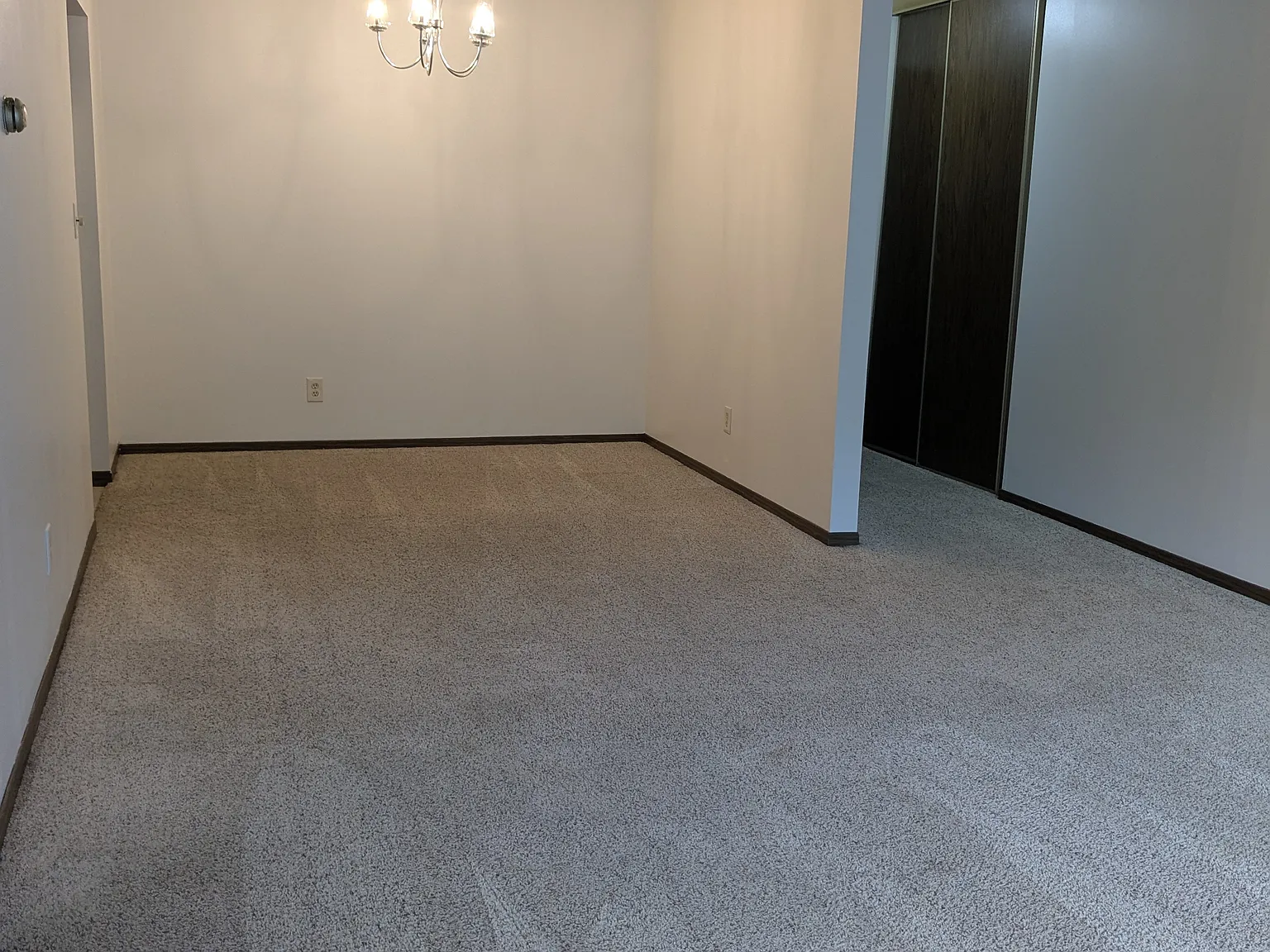 1 bed, 735 sqft, $1,295 — Photo 3