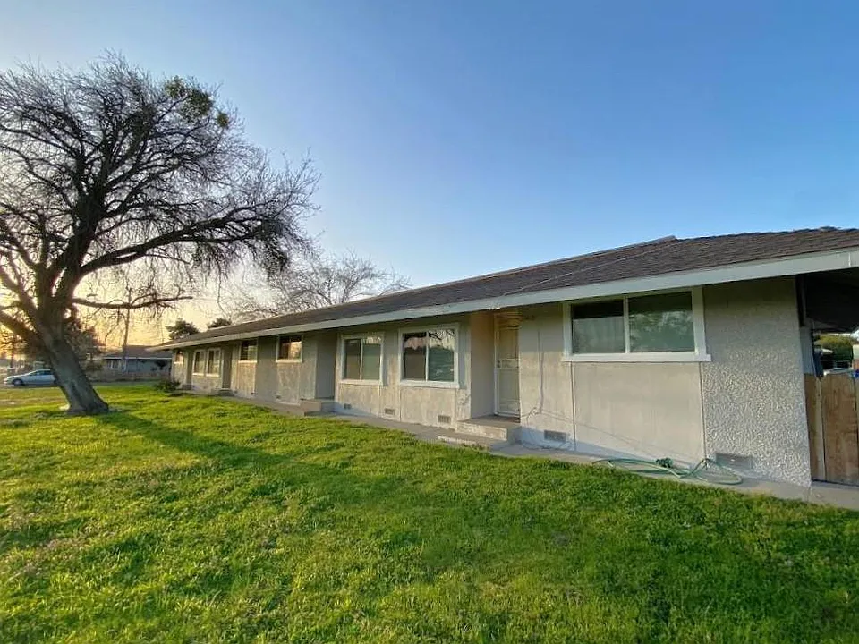 823 E Bellevue Rd