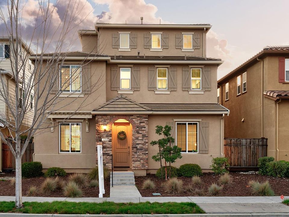 1st image of 126 English Rose Cir