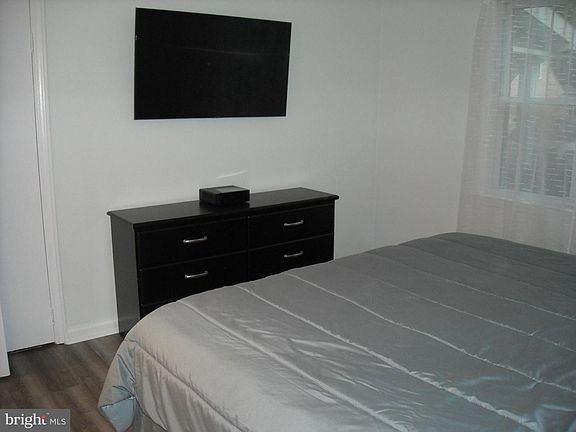 5th image of 101 Deerwood Dr