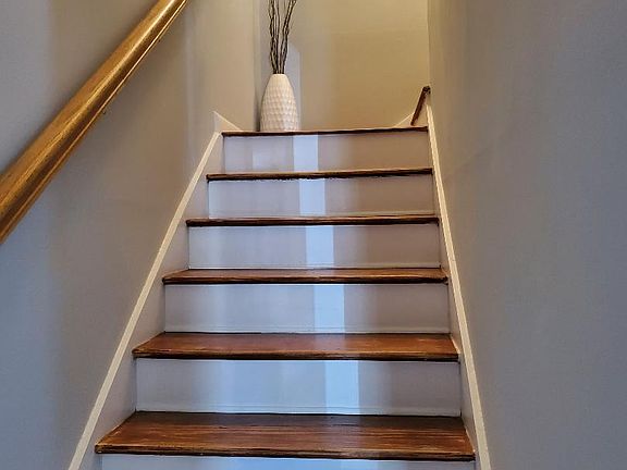 5th image of 125 Heritage Cir #125
