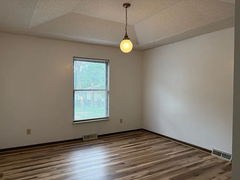 8923 N Walnut St — Photo 11