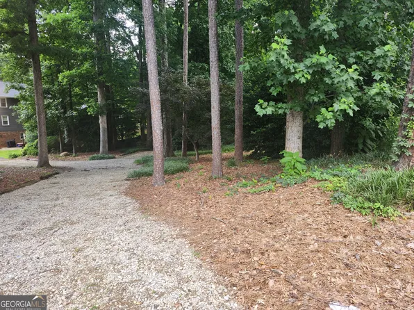 2383 Pine Cove Dr, Tucker, GA 30084