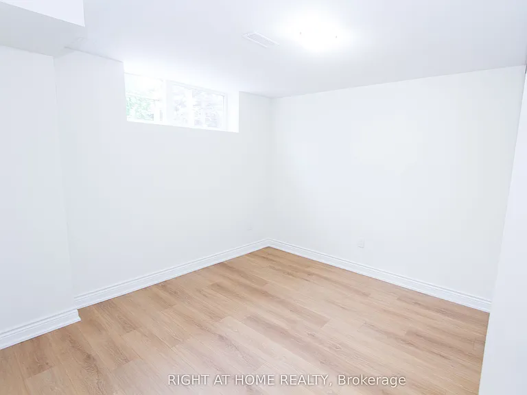 659 Shakespeare Ave — Photo 4