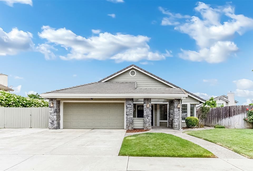 1st image of 1052 Gina Way