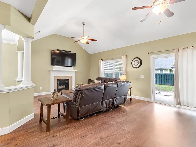 232 Cottonham Ct — Photo 57