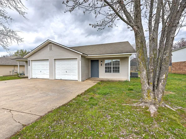 4660 W Dover St, Fayetteville, AR 72704