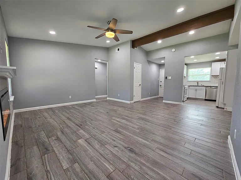 2603 Peach Tree Ln — Photo 8